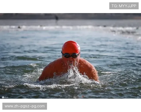 广东冬泳图：广东地区冬泳活动的热点区域与活动照片